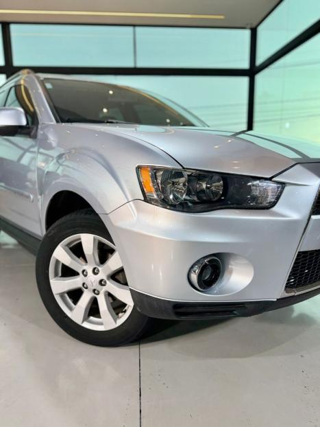 MITSUBISHI Outlander 2.0 16V 4P AUTOM�TICO, Foto 3