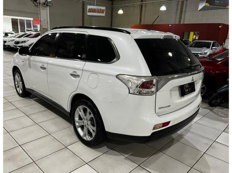 MITSUBISHI Outlander 3.0 V6 24V 4P GT 4X4 AUTOM�TICO, Foto 3