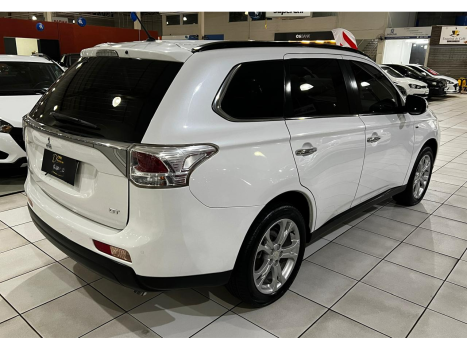 MITSUBISHI Outlander 3.0 V6 24V 4P GT 4X4 AUTOM�TICO, Foto 4