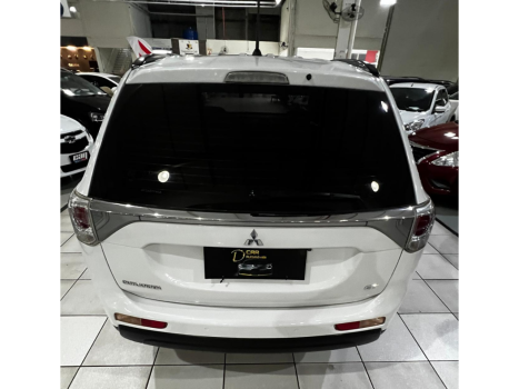 MITSUBISHI Outlander 3.0 V6 24V 4P GT 4X4 AUTOM�TICO, Foto 6