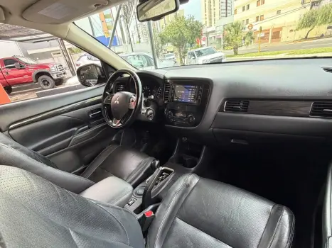 MITSUBISHI Outlander 2.0 16V 4P AUTOMÁTICO, Foto 13