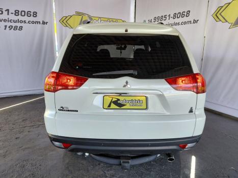 MITSUBISHI Pajero 3.2 16V 4P 4X4 7 LUGARES HPE TURBO DIESEL INTERCOOLER AUTOM�TICO, Foto 4