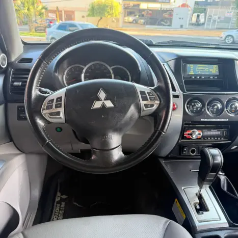 MITSUBISHI Pajero Dakar 3.2 16V 4P HPE S 4X4 TURBO DIESEL INTECOOLER 7 LUGARES AUTOM�TICO, Foto 17