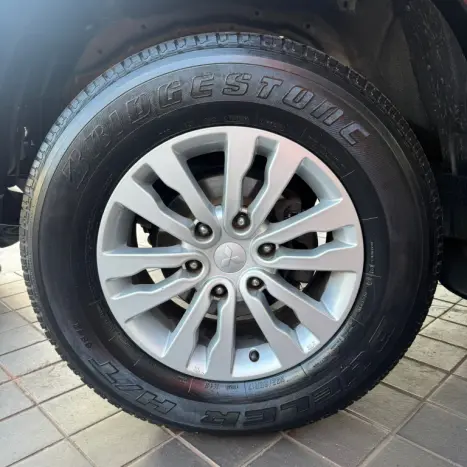 MITSUBISHI Pajero Dakar 3.2 16V 4P HPE S 4X4 TURBO DIESEL INTECOOLER 7 LUGARES AUTOM�TICO, Foto 18