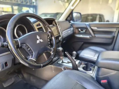 MITSUBISHI Pajero Full , Foto 9