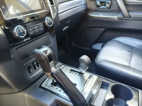 MITSUBISHI Pajero Full , Foto 11