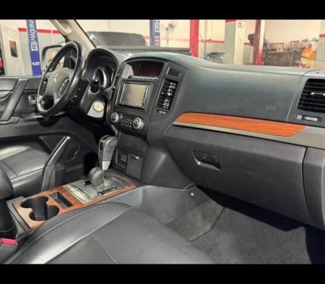 MITSUBISHI Pajero Full 3.2 16V HPE 4X4 TURBO DIESEL AUTOM�TICO, Foto 9