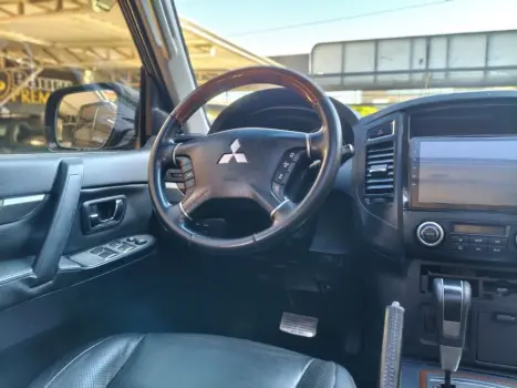 MITSUBISHI Pajero Full 3.2 16V 4P HPE 4X4 TURBO DIESEL AUTOM�TICO, Foto 12
