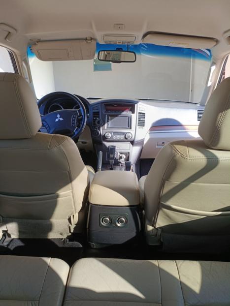 MITSUBISHI Pajero Full 3.8 V6 24V HPE 4X4 AUTOM�TICO, Foto 9