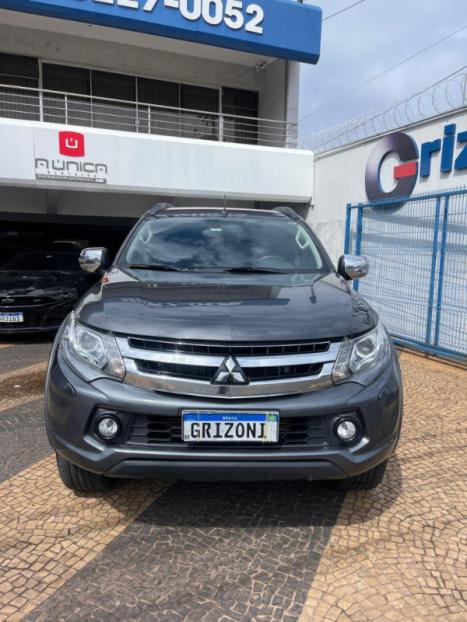 MITSUBISHI Triton 2.4 HPE-S BITURBO DIESEL CABINE DUPLA 4X4 AUTOMTICO, Foto 5