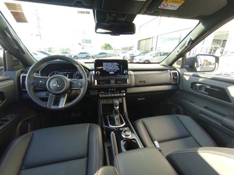 MITSUBISHI Triton 2.4 KATANA BITURBO DIESEL CABINE DUPLA 4X4 AUTOM�TICO, Foto 11