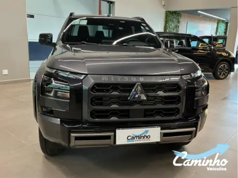 MITSUBISHI Triton 2.4 KATANA BITURBO DIESEL CABINE DUPLA 4X4 AUTOM�TICO, Foto 2