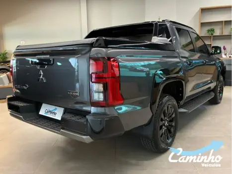 MITSUBISHI Triton 2.4 KATANA BITURBO DIESEL CABINE DUPLA 4X4 AUTOM�TICO, Foto 5