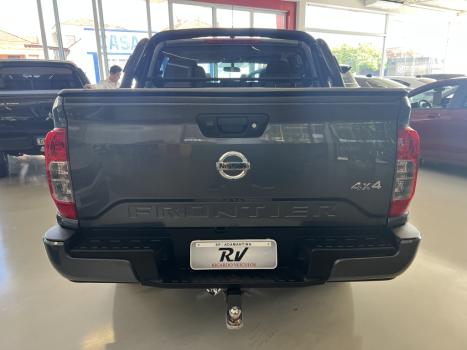 NISSAN Frontier 2.3 ATTACK CABINE DUPLA 4X4 BI-TURBO DIESEL AUTOMTICO, Foto 4