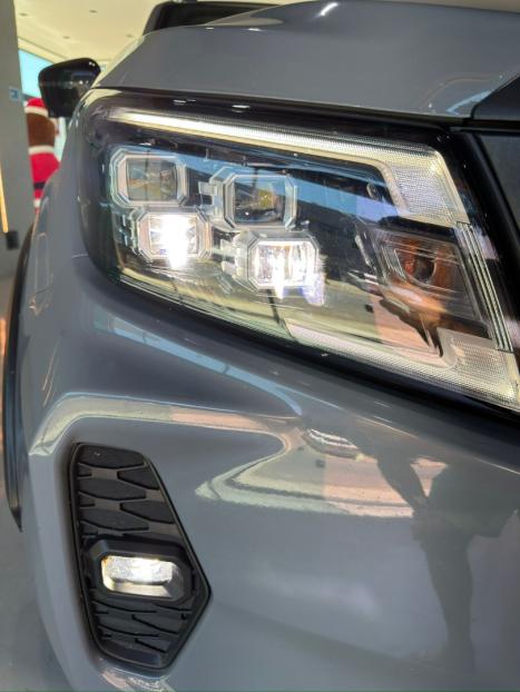 NISSAN Frontier 2.3 16V PRO4X CABINE DUPLA 4X4 BI-TURBO DIESEL AUTOM�TICO, Foto 7