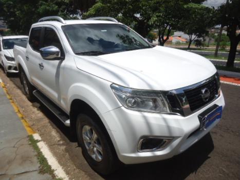 NISSAN Frontier 2.3 16V LE 4X4 CABINE DUPLA BI-TURBO DIESEL AUTOM�TICO, Foto 2