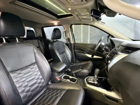 NISSAN Frontier 2.3 16V PLATINUM CABINE DUPLA 4X4 BI-TURBO DIESEL AUTOM�TICO, Foto 11