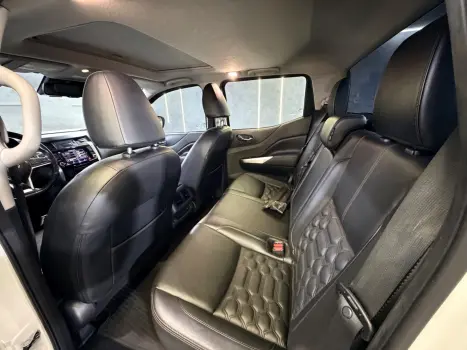 NISSAN Frontier 2.3 16V PLATINUM CABINE DUPLA 4X4 BI-TURBO DIESEL AUTOM�TICO, Foto 12
