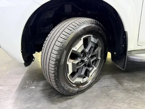 NISSAN Frontier 2.3 16V PLATINUM CABINE DUPLA 4X4 BI-TURBO DIESEL AUTOM�TICO, Foto 14