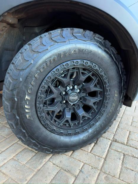 NISSAN Frontier 2.3 16V PRO4X CABINE DUPLA 4X4 BI-TURBO DIESEL AUTOM�TICO, Foto 2
