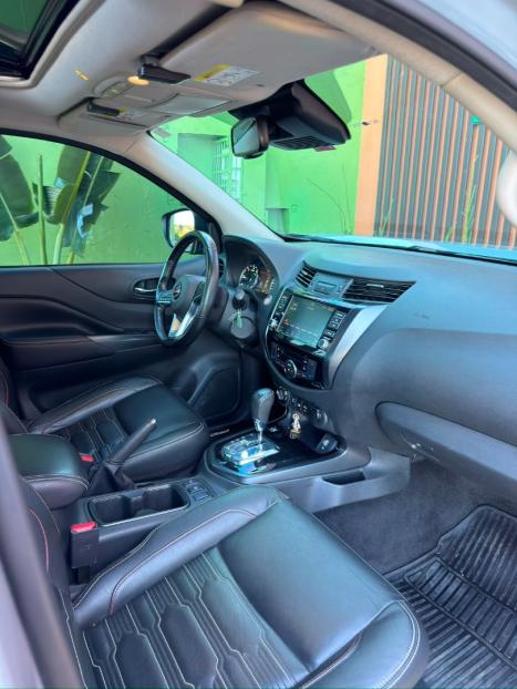 NISSAN Frontier 2.3 16V PRO4X CABINE DUPLA 4X4 BI-TURBO DIESEL AUTOM�TICO, Foto 16