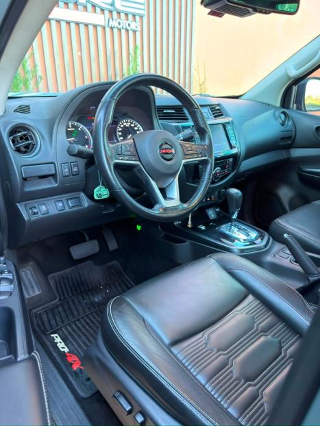 NISSAN Frontier 2.3 16V PRO4X CABINE DUPLA 4X4 BI-TURBO DIESEL AUTOM�TICO, Foto 19