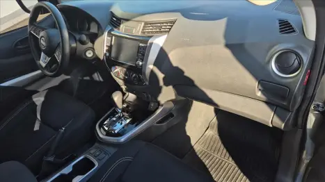 NISSAN Frontier 2.3 ATTACK CABINE DUPLA 4X4 BI-TURBO DIESEL AUTOM�TICO, Foto 7