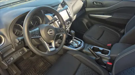 NISSAN Frontier 2.3 ATTACK CABINE DUPLA 4X4 BI-TURBO DIESEL AUTOM�TICO, Foto 8