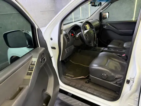 NISSAN Frontier 2.5 SL 4X4 TURBO DIESEL CABINE DUPLA AUTOM�TICO, Foto 8