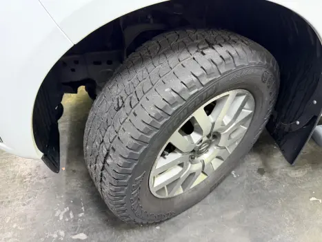 NISSAN Frontier 2.5 SL 4X4 TURBO DIESEL CABINE DUPLA AUTOM�TICO, Foto 12