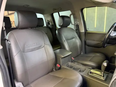 NISSAN Frontier 2.5 SL 4X4 TURBO DIESEL CABINE DUPLA AUTOM�TICO, Foto 13