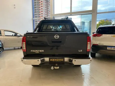 NISSAN Frontier 2.5 4X4 LE CABINE DUPLA TURBO DIESEL AUTOM�TICO, Foto 6