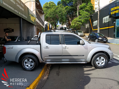 NISSAN Frontier 2.5 XE 4X4 TURBO DIESEL CABINE DUPLA, Foto 6