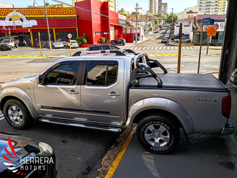 NISSAN Frontier 2.5 XE 4X4 TURBO DIESEL CABINE DUPLA, Foto 7
