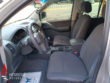 NISSAN Frontier 2.5 XE 4X4 TURBO DIESEL CABINE DUPLA, Foto 9