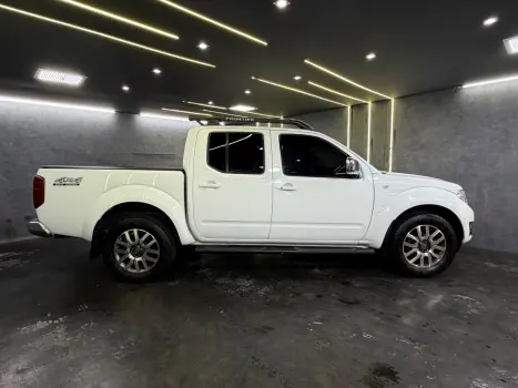 NISSAN Frontier 2.5 SL 4X4 TURBO DIESEL CABINE DUPLA AUTOMÁTICO, Foto 3
