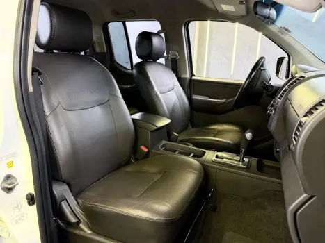 NISSAN Frontier 2.5 SL 4X4 TURBO DIESEL CABINE DUPLA AUTOMÁTICO, Foto 11