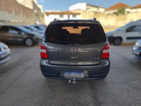 NISSAN Grand Livina 1.8 16V 4P SL FLEX, Foto 18