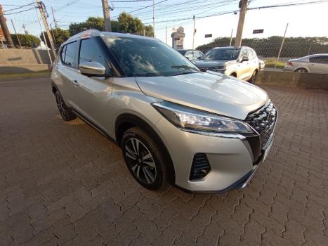 NISSAN Kicks 1.6 16V 4P FLEXSTART EXCLUSIVE XTRONIC AUTOM�TICO CVT, Foto 3