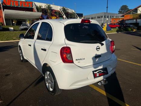 NISSAN March 1.0 12V 4P S FLEX, Foto 2