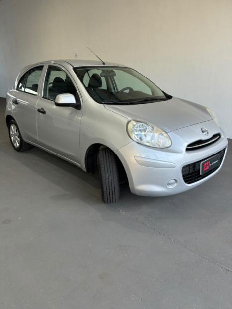 NISSAN March 1.0 12V 4P S FLEX, Foto 3