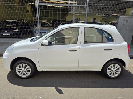 NISSAN March 1.0 16V 4P S FLEX, Foto 2
