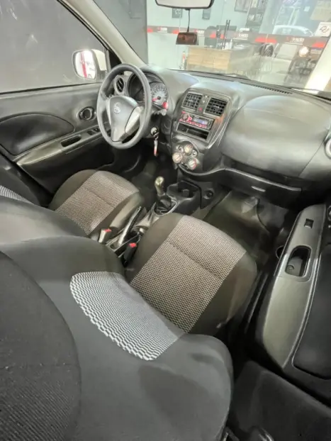 NISSAN March 1.0 16V 4P S FLEX, Foto 16