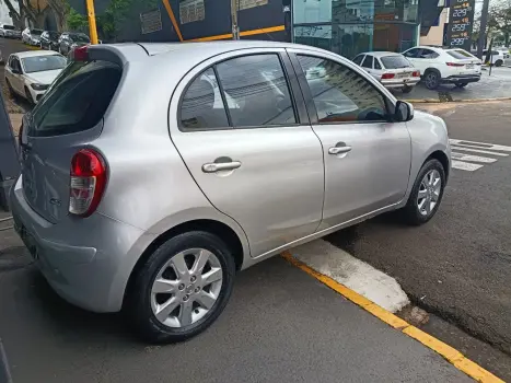 NISSAN March 1.0 16V 4P SV FLEX, Foto 5