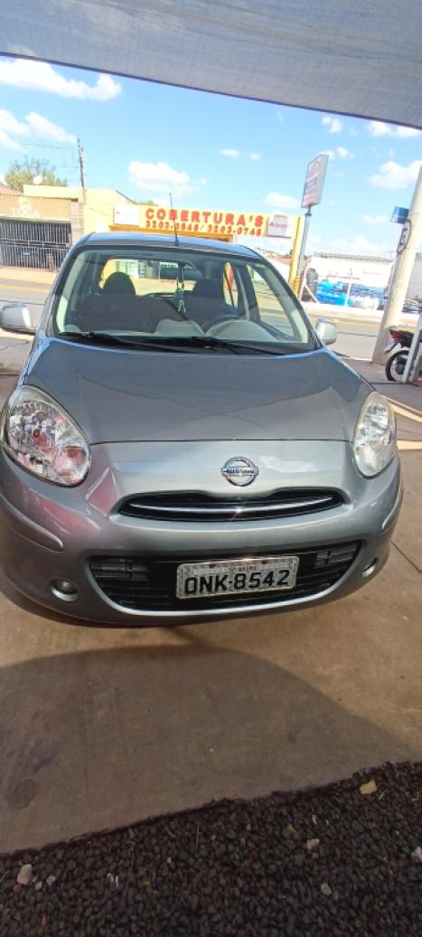 NISSAN March 1.6 16V 4P S FLEX, Foto 3