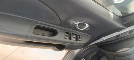 NISSAN March 1.6 16V 4P S FLEX, Foto 8