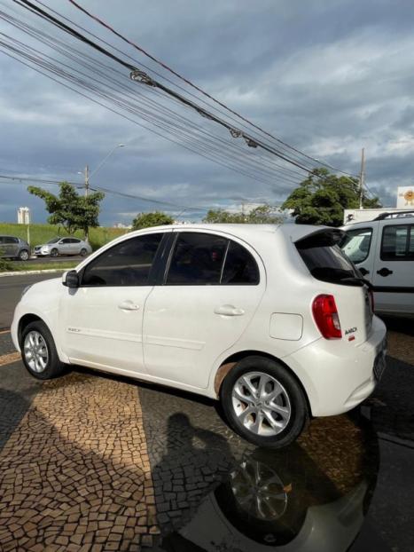 NISSAN March 1.6 16V 4P SV FLEX, Foto 2