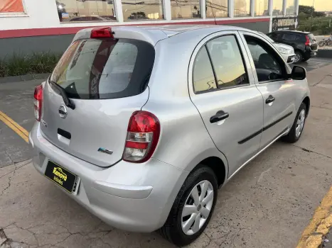 NISSAN March 1.6 16V 4P S FLEX, Foto 9