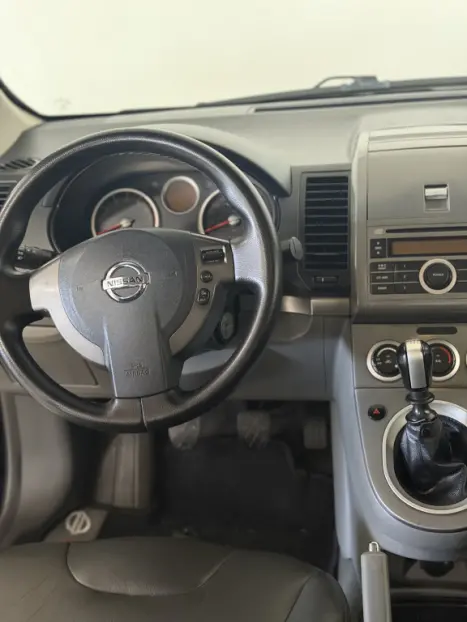 NISSAN Sentra 2.0 16V 4P, Foto 6