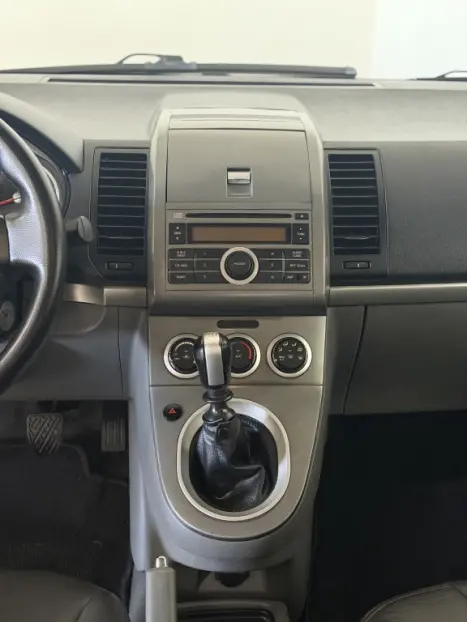 NISSAN Sentra 2.0 16V 4P, Foto 7
